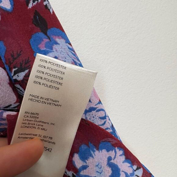 Free People women’s NWT’s Maybel floral blouse. Size XS - Picture 5 of 7